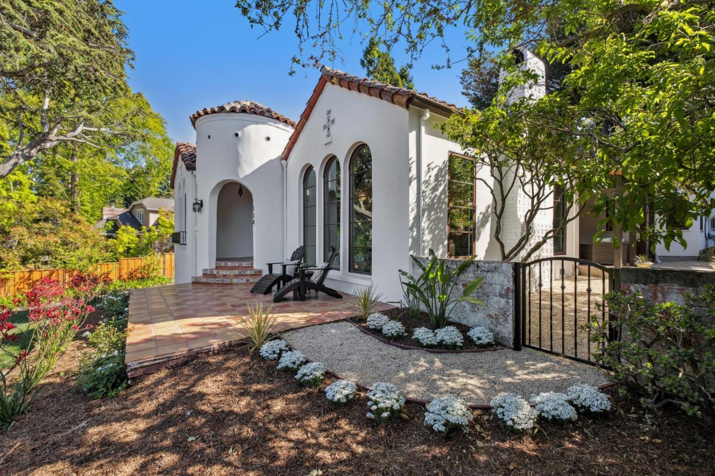 Detail Gallery Image 4 of 93 For 138 Valdeflores Dr, Burlingame,  CA 94010 - 4 Beds | 3/1 Baths
