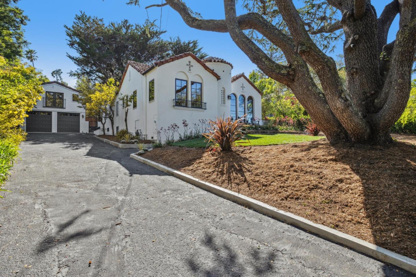 Detail Gallery Image 5 of 93 For 138 Valdeflores Dr, Burlingame,  CA 94010 - 4 Beds | 3/1 Baths