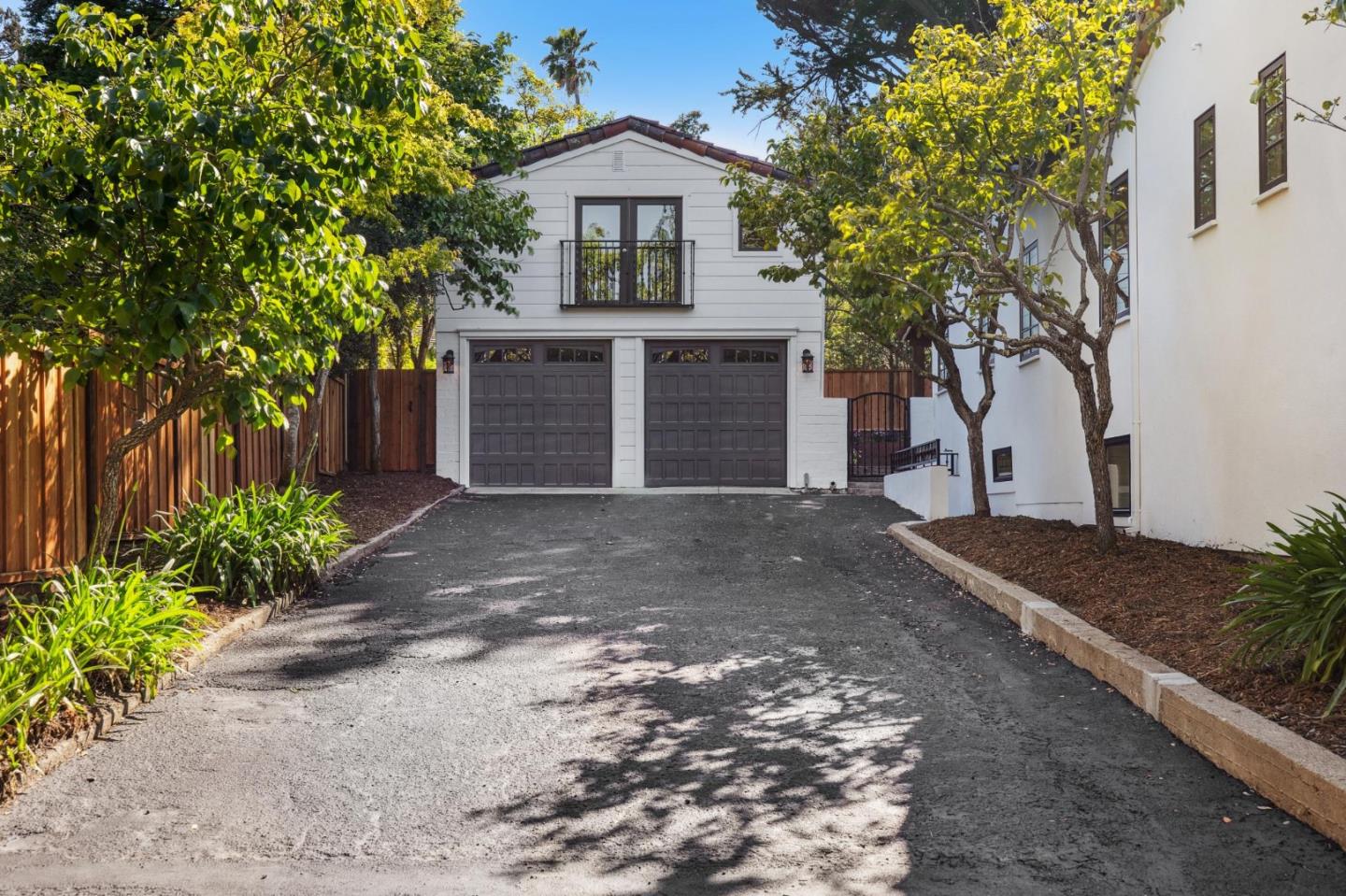 Detail Gallery Image 6 of 93 For 138 Valdeflores Dr, Burlingame,  CA 94010 - 4 Beds | 3/1 Baths