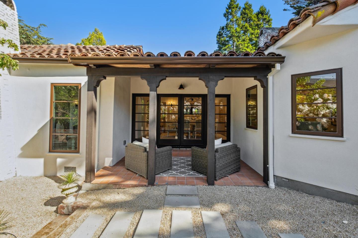 Detail Gallery Image 69 of 93 For 138 Valdeflores Dr, Burlingame,  CA 94010 - 4 Beds | 3/1 Baths