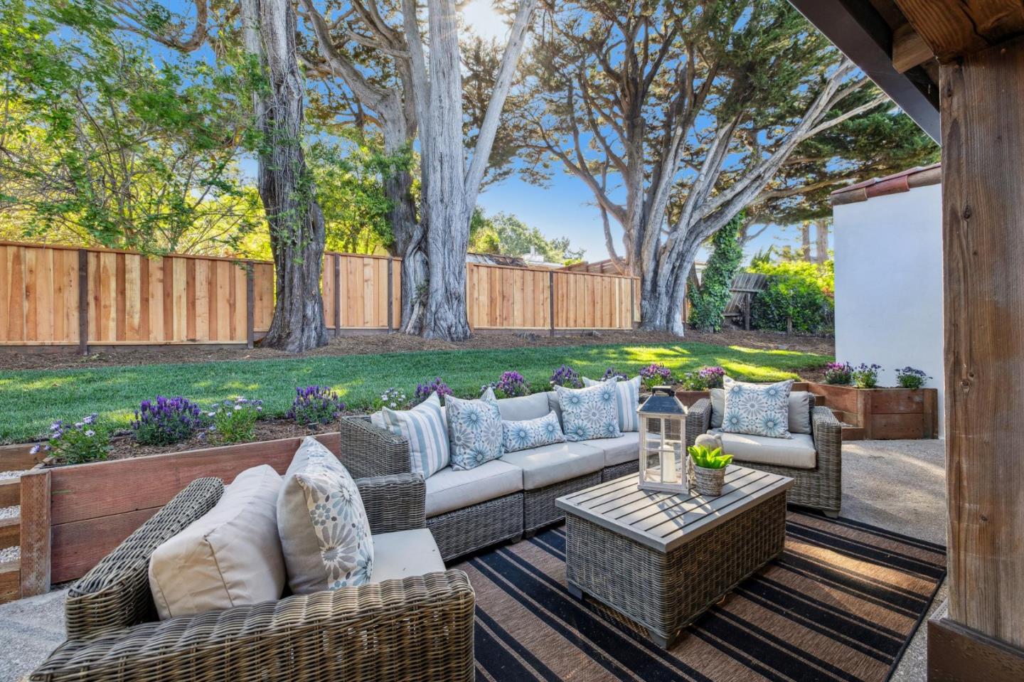 Detail Gallery Image 72 of 93 For 138 Valdeflores Dr, Burlingame,  CA 94010 - 4 Beds | 3/1 Baths