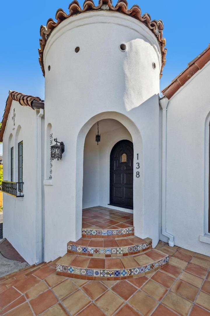 Detail Gallery Image 8 of 93 For 138 Valdeflores Dr, Burlingame,  CA 94010 - 4 Beds | 3/1 Baths