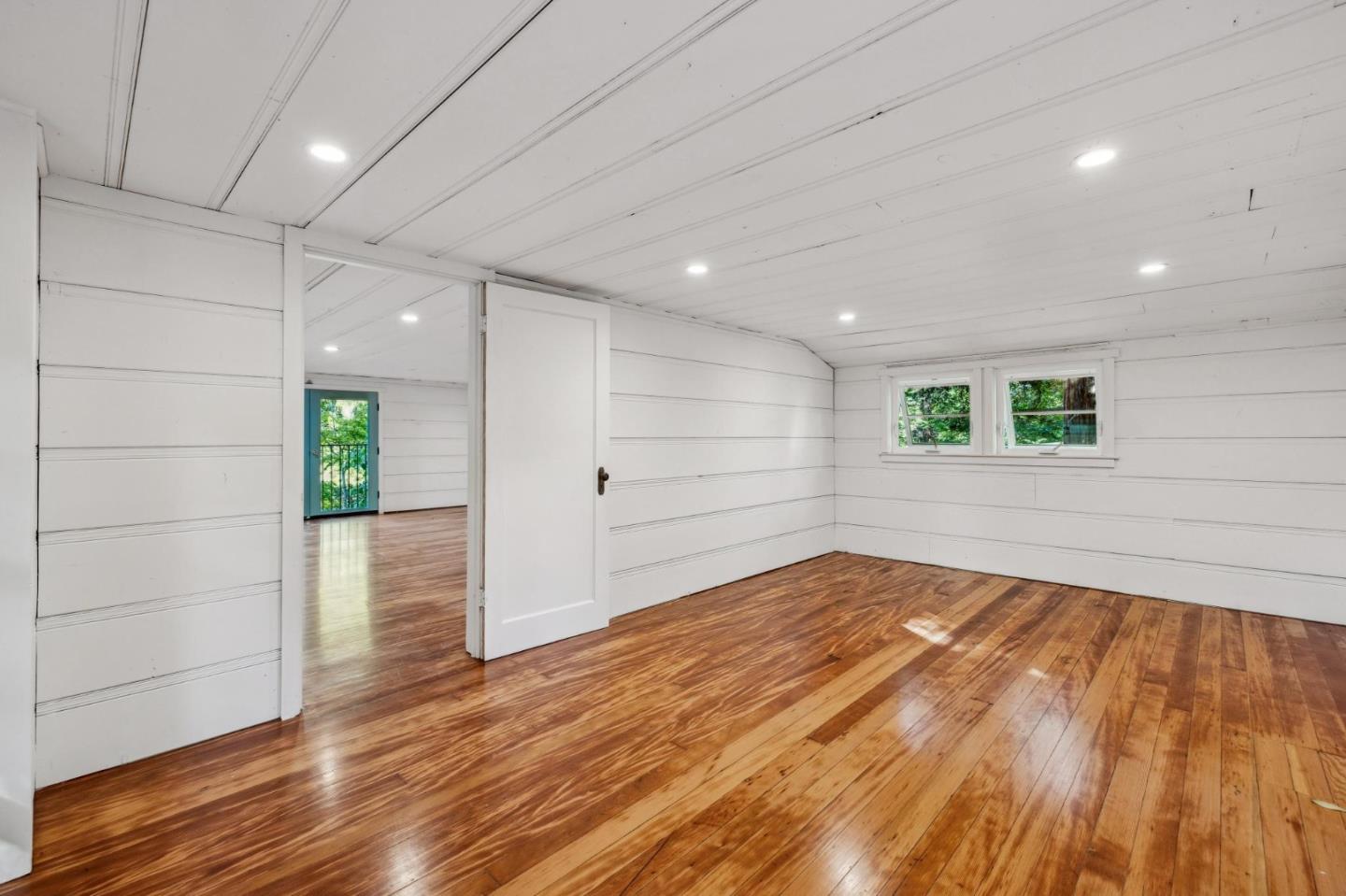 Detail Gallery Image 80 of 93 For 138 Valdeflores Dr, Burlingame,  CA 94010 - 4 Beds | 3/1 Baths