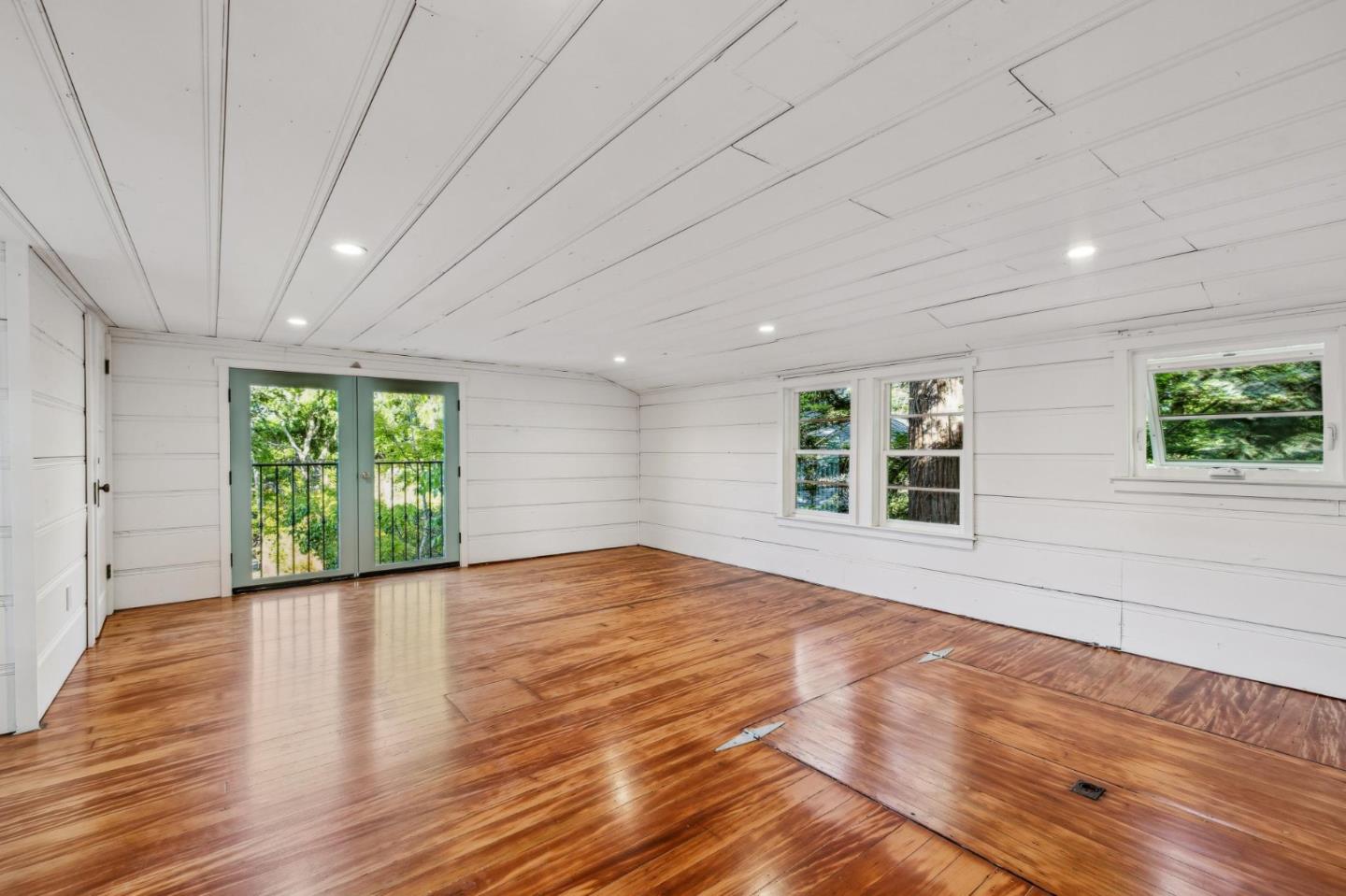 Detail Gallery Image 81 of 93 For 138 Valdeflores Dr, Burlingame,  CA 94010 - 4 Beds | 3/1 Baths