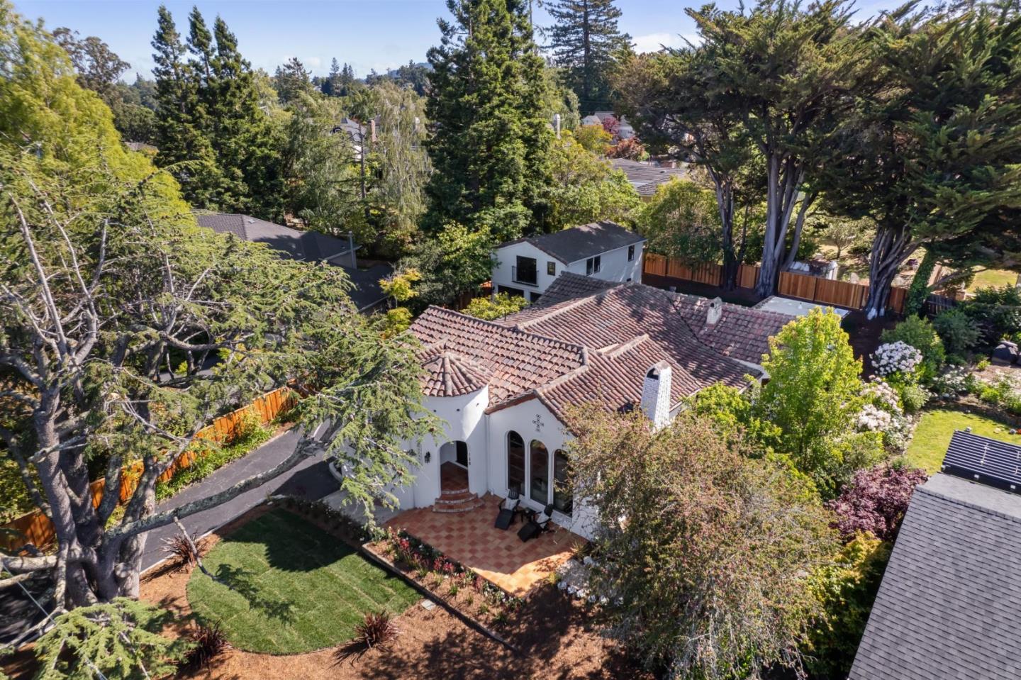 Detail Gallery Image 90 of 93 For 138 Valdeflores Dr, Burlingame,  CA 94010 - 4 Beds | 3/1 Baths