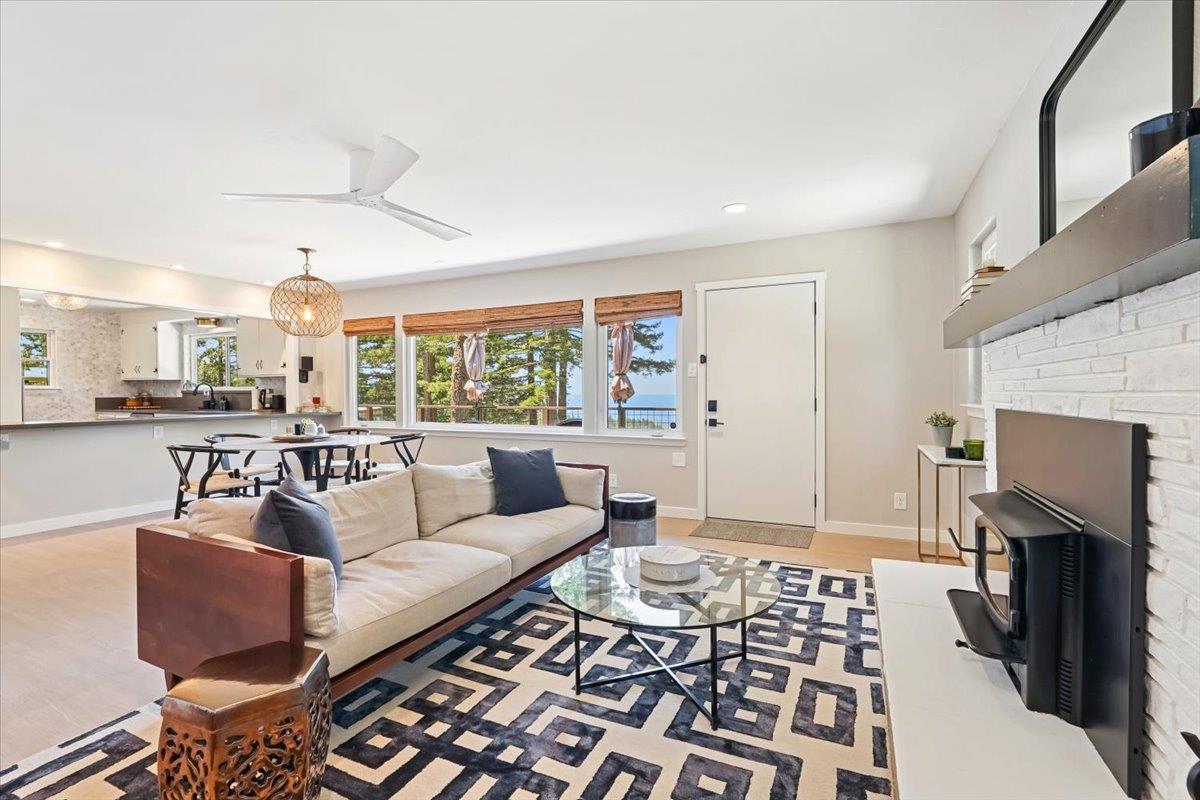 Detail Gallery Image 5 of 46 For 12960 Skyline Blvd, Woodside,  CA 94062 - 3 Beds | 2 Baths