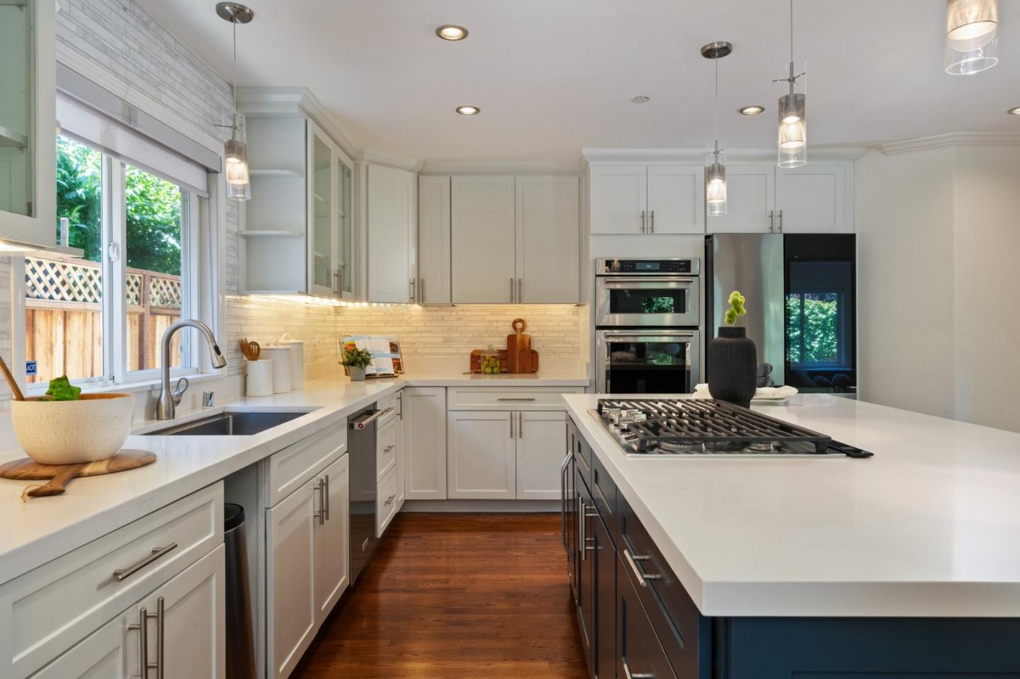 Detail Gallery Image 11 of 31 For 426 8th Ave, Menlo Park,  CA 94025 - 4 Beds | 2/1 Baths
