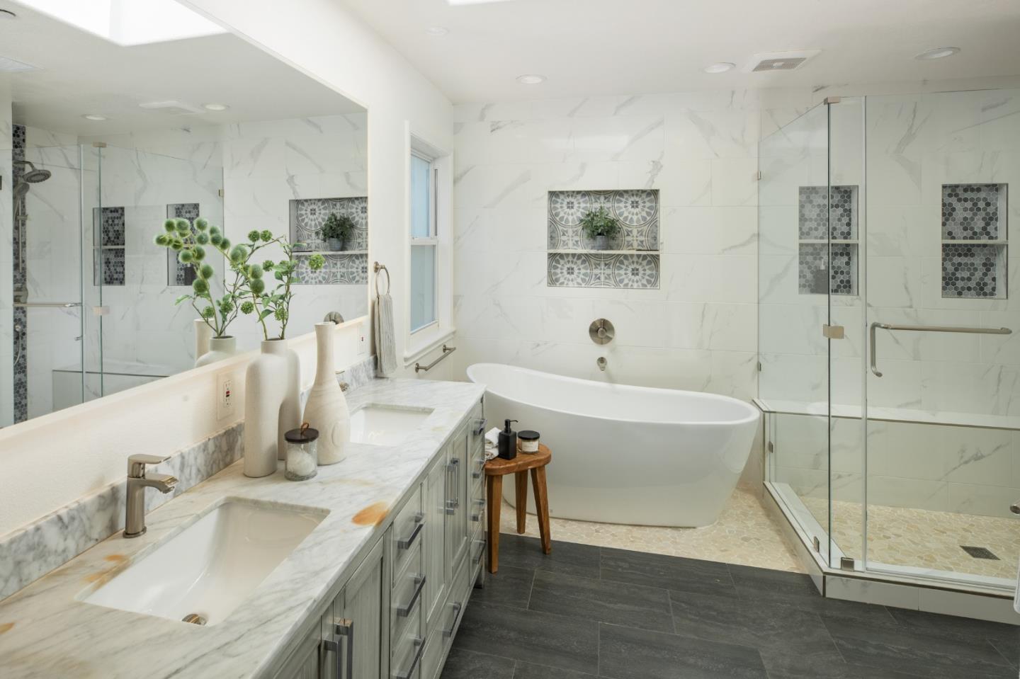 Detail Gallery Image 16 of 31 For 426 8th Ave, Menlo Park,  CA 94025 - 4 Beds | 2/1 Baths