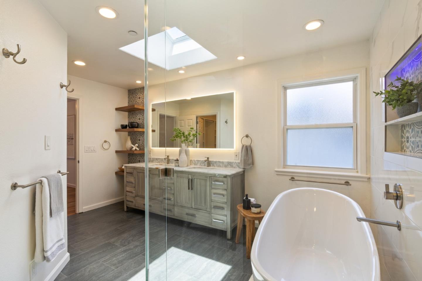 Detail Gallery Image 18 of 31 For 426 8th Ave, Menlo Park,  CA 94025 - 4 Beds | 2/1 Baths