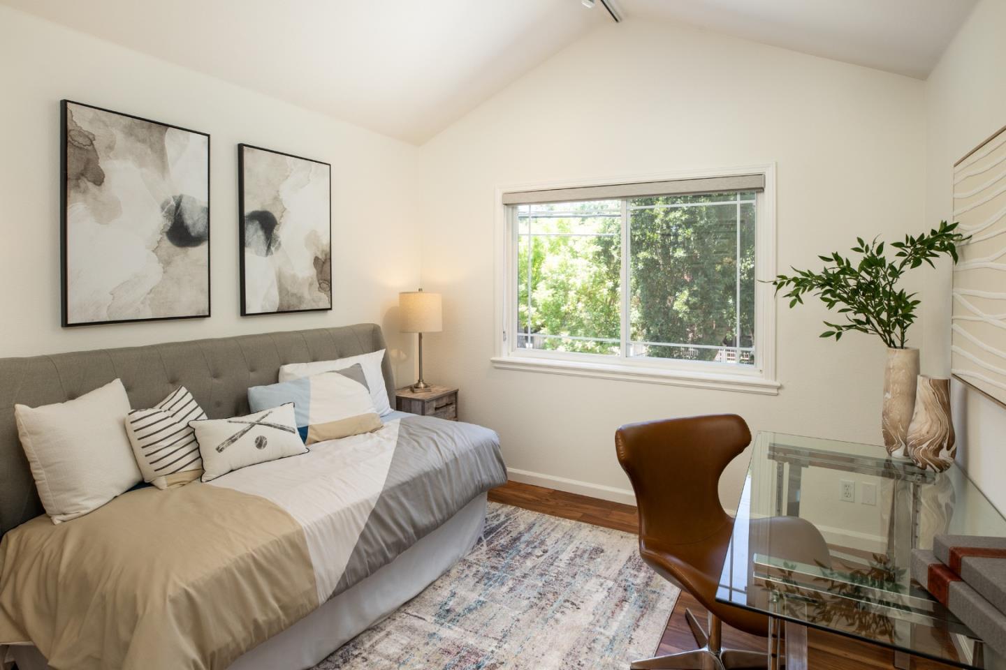Detail Gallery Image 23 of 31 For 426 8th Ave, Menlo Park,  CA 94025 - 4 Beds | 2/1 Baths