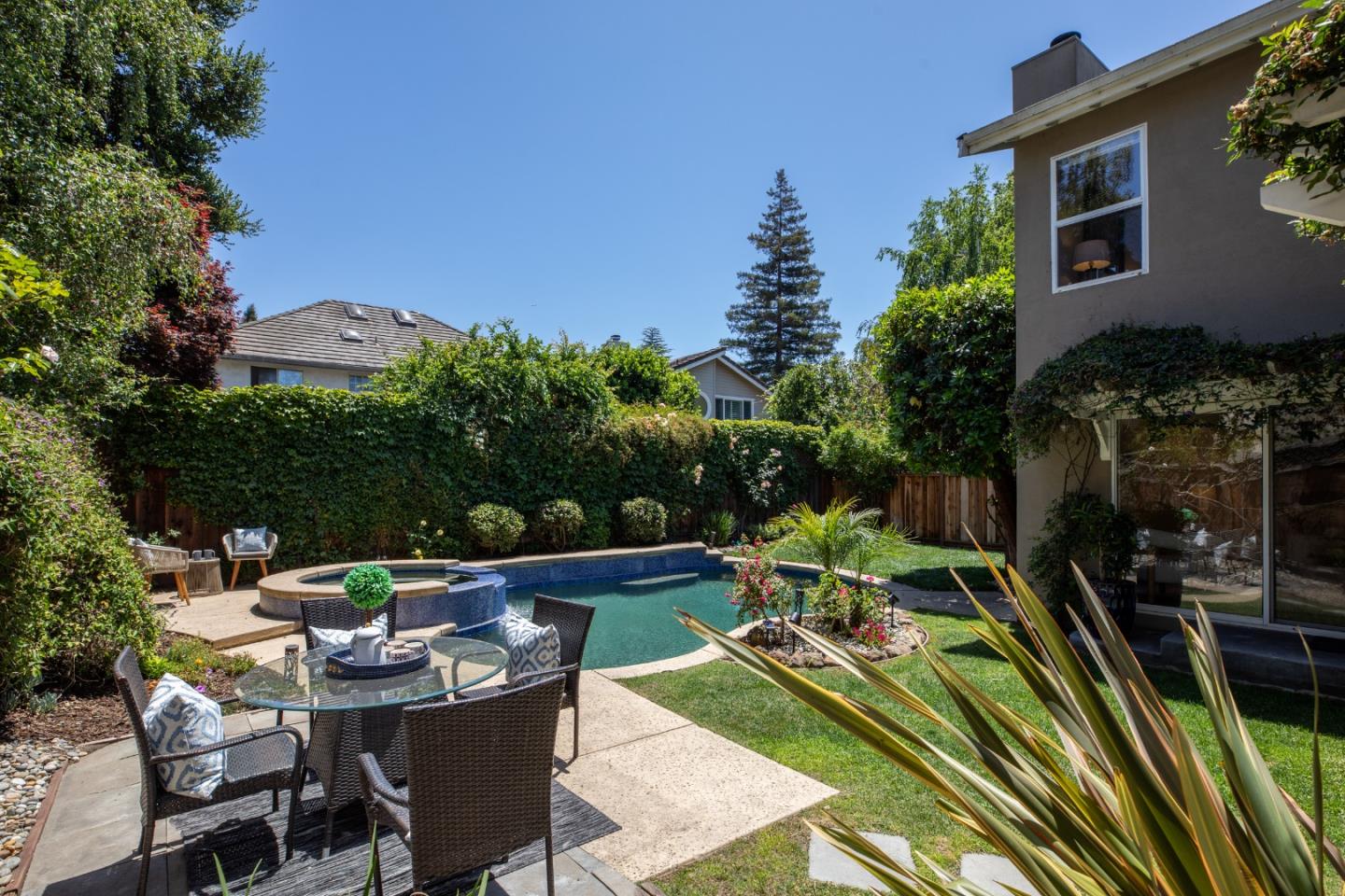 Detail Gallery Image 26 of 31 For 426 8th Ave, Menlo Park,  CA 94025 - 4 Beds | 2/1 Baths