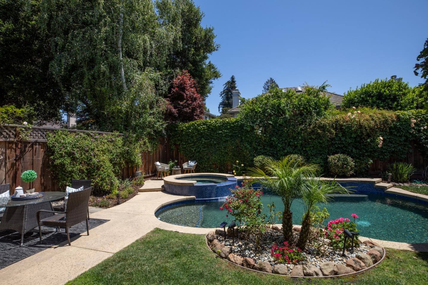 Detail Gallery Image 27 of 31 For 426 8th Ave, Menlo Park,  CA 94025 - 4 Beds | 2/1 Baths