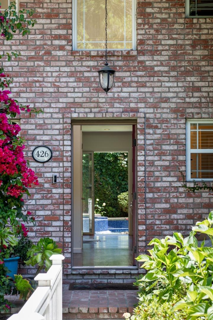 Detail Gallery Image 4 of 31 For 426 8th Ave, Menlo Park,  CA 94025 - 4 Beds | 2/1 Baths
