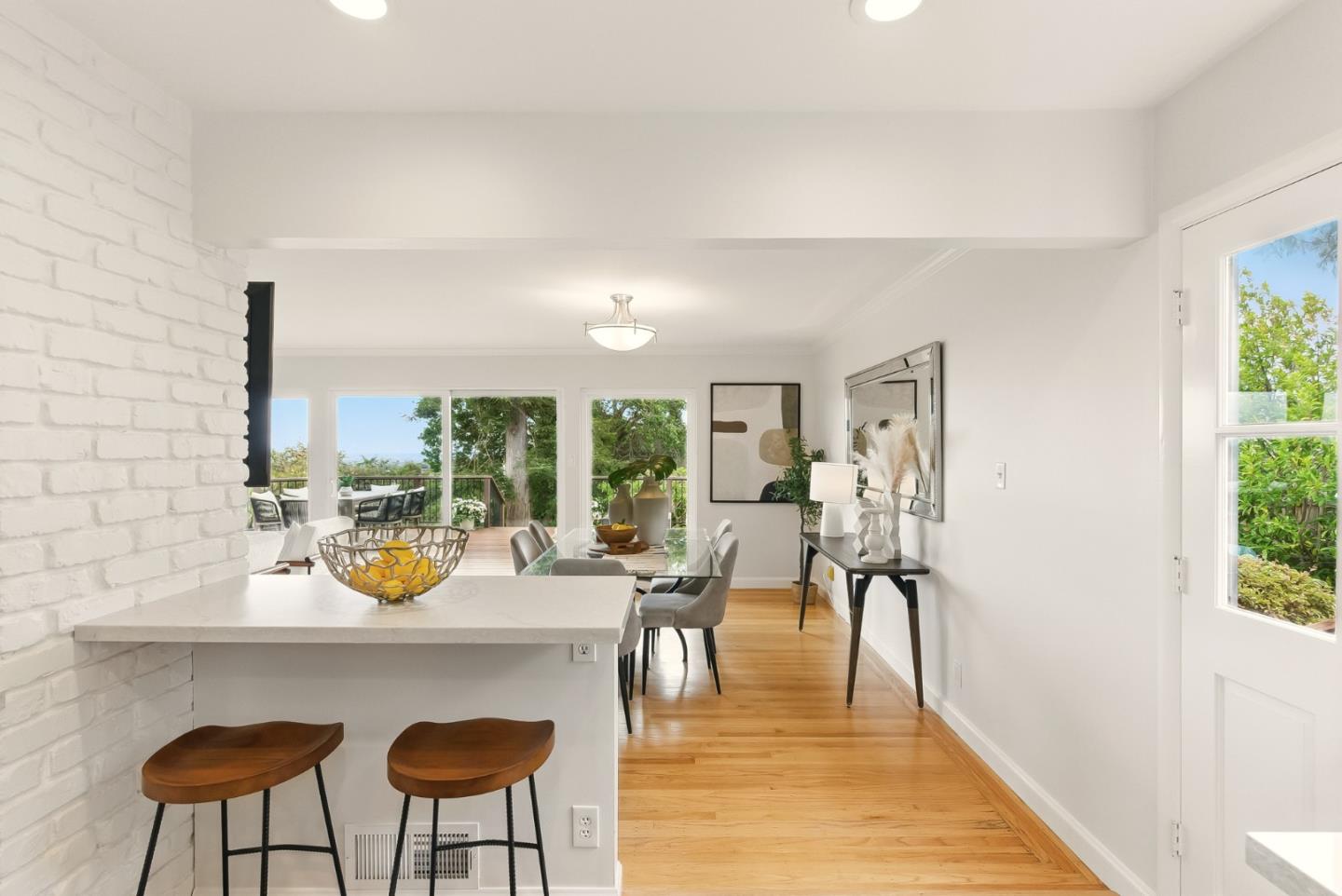 Detail Gallery Image 17 of 47 For 24 Chilton Ave, San Carlos,  CA 94070 - 4 Beds | 2 Baths