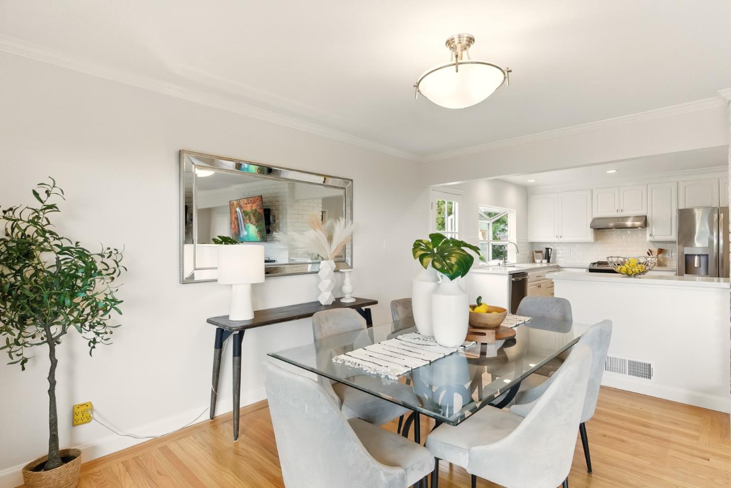 Detail Gallery Image 21 of 47 For 24 Chilton Ave, San Carlos,  CA 94070 - 4 Beds | 2 Baths