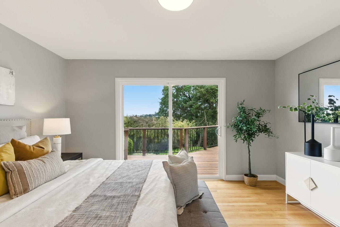 Detail Gallery Image 24 of 47 For 24 Chilton Ave, San Carlos,  CA 94070 - 4 Beds | 2 Baths