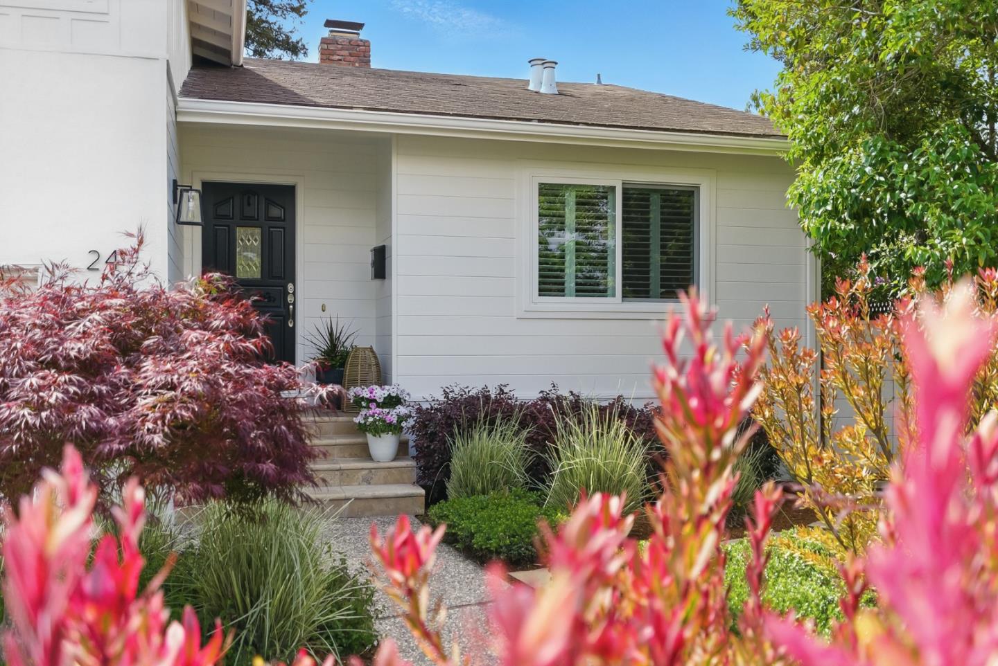 Detail Gallery Image 4 of 47 For 24 Chilton Ave, San Carlos,  CA 94070 - 4 Beds | 2 Baths