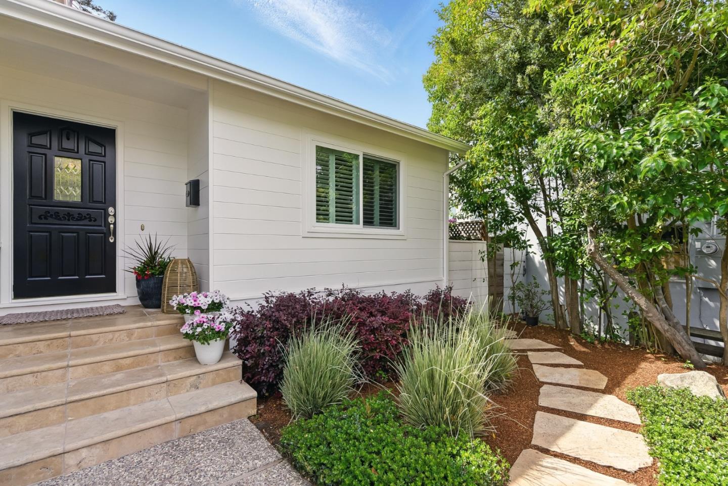 Detail Gallery Image 6 of 47 For 24 Chilton Ave, San Carlos,  CA 94070 - 4 Beds | 2 Baths