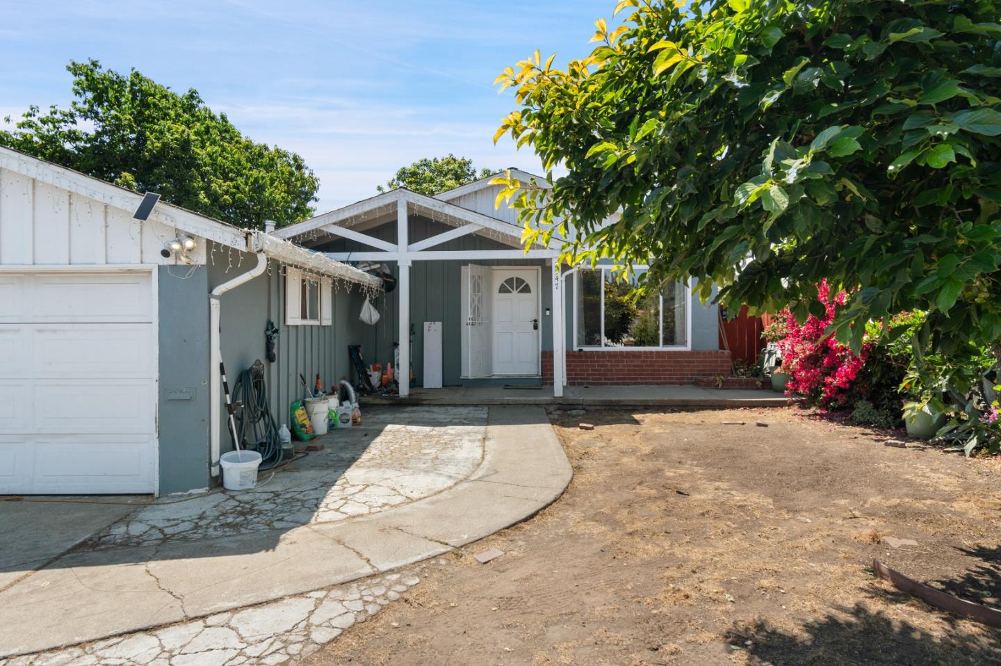 Detail Gallery Image 2 of 13 For 2547 Hazelwood Way, East Palo Alto,  CA 94303 - 3 Beds | 2 Baths