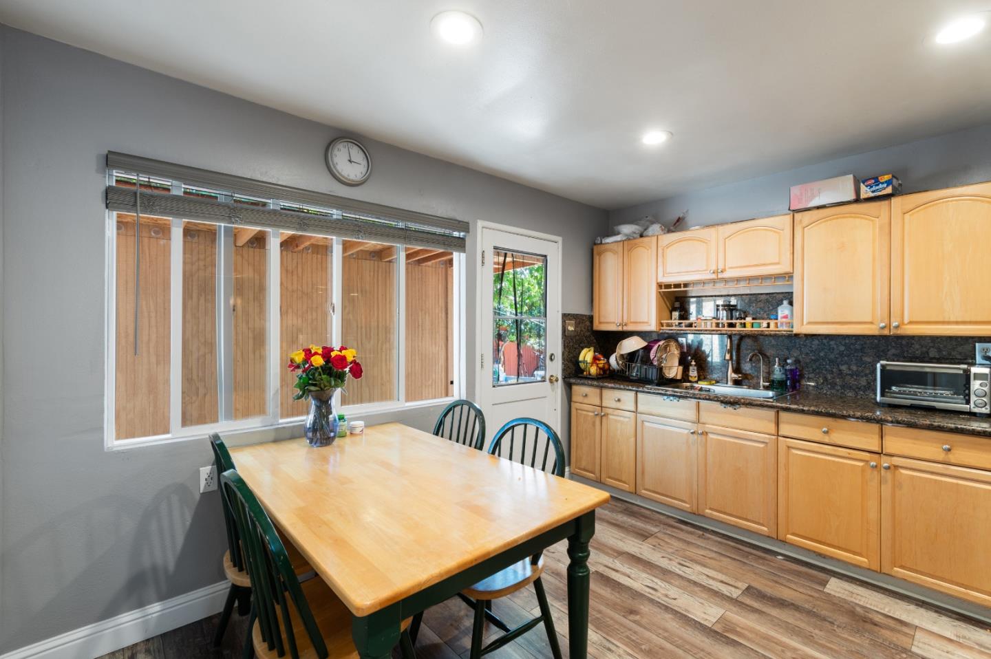 Detail Gallery Image 5 of 13 For 2547 Hazelwood Way, East Palo Alto,  CA 94303 - 3 Beds | 2 Baths