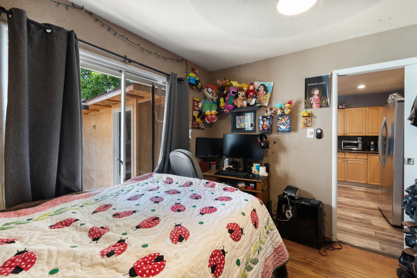 Detail Gallery Image 7 of 13 For 2547 Hazelwood Way, East Palo Alto,  CA 94303 - 3 Beds | 2 Baths