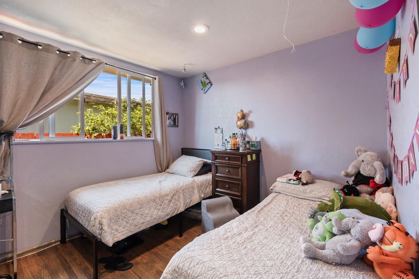 Detail Gallery Image 8 of 13 For 2547 Hazelwood Way, East Palo Alto,  CA 94303 - 3 Beds | 2 Baths
