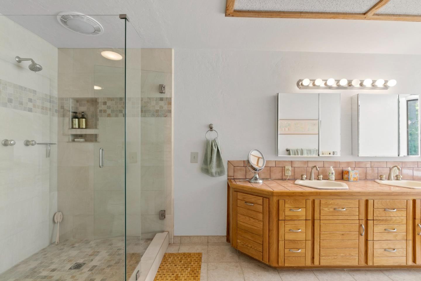 Detail Gallery Image 22 of 52 For 152 Montclair Dr, Santa Cruz,  CA 95060 - 4 Beds | 3 Baths