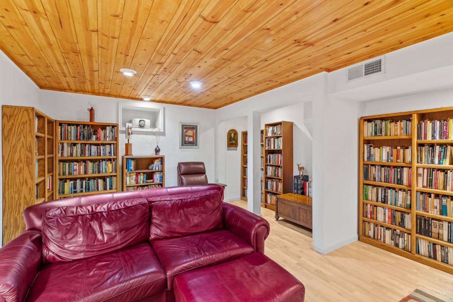Detail Gallery Image 32 of 52 For 152 Montclair Dr, Santa Cruz,  CA 95060 - 4 Beds | 3 Baths