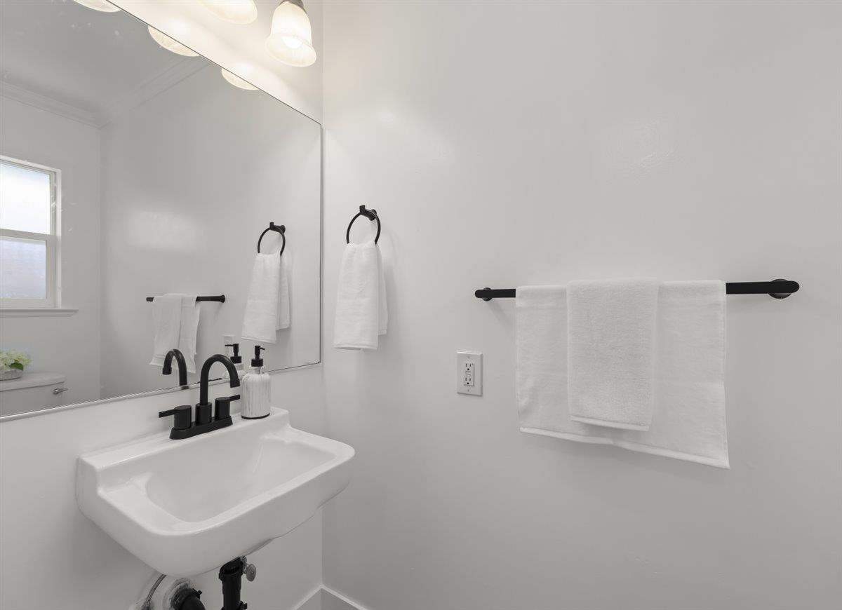 Detail Gallery Image 16 of 47 For 770 Gary St, Gilroy,  CA 95020 - 3 Beds | 2 Baths