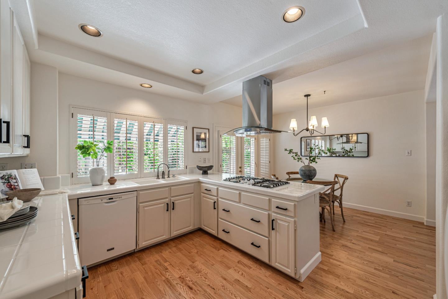 Detail Gallery Image 18 of 58 For 11902 Shasta Spring Ct, Cupertino,  CA 95014 - 3 Beds | 3 Baths
