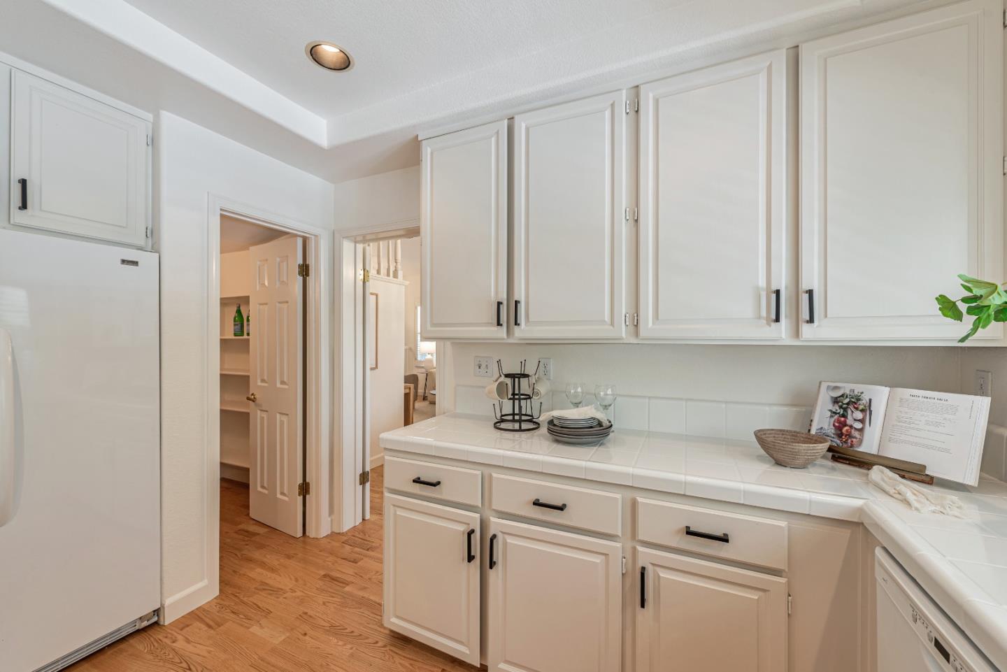 Detail Gallery Image 20 of 58 For 11902 Shasta Spring Ct, Cupertino,  CA 95014 - 3 Beds | 3 Baths