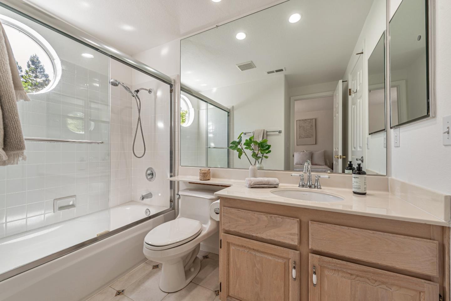 Detail Gallery Image 38 of 58 For 11902 Shasta Spring Ct, Cupertino,  CA 95014 - 3 Beds | 3 Baths