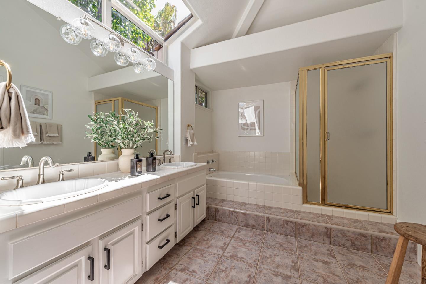 Detail Gallery Image 43 of 58 For 11902 Shasta Spring Ct, Cupertino,  CA 95014 - 3 Beds | 3 Baths