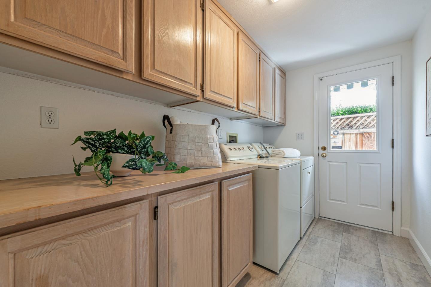 Detail Gallery Image 48 of 58 For 11902 Shasta Spring Ct, Cupertino,  CA 95014 - 3 Beds | 3 Baths