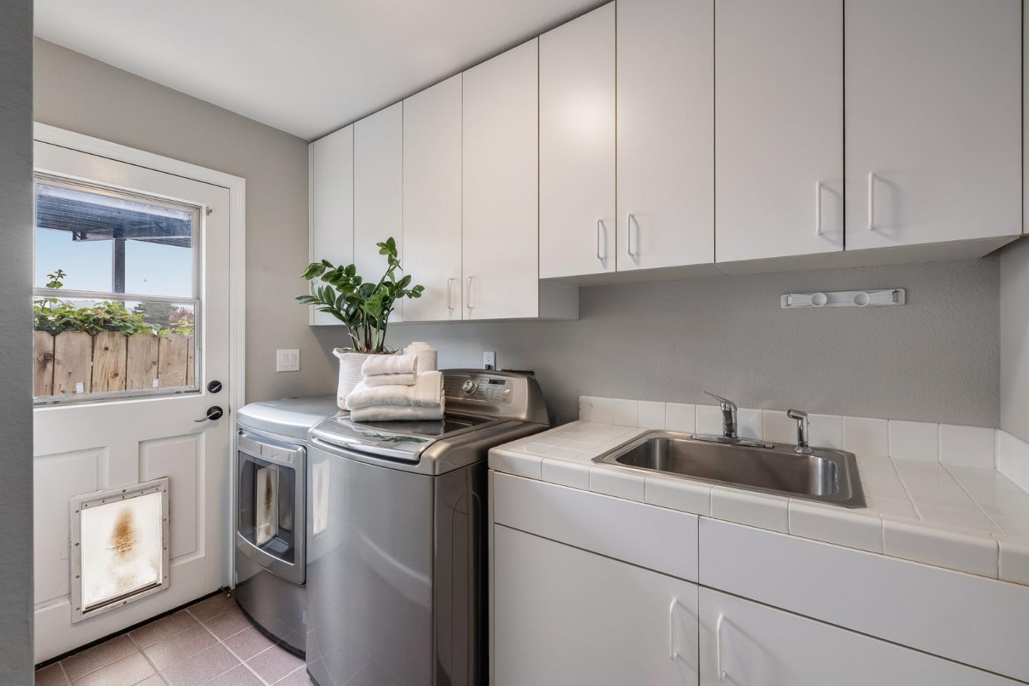 Detail Gallery Image 22 of 51 For 448 Correas St, Half Moon Bay,  CA 94019 - 3 Beds | 3 Baths