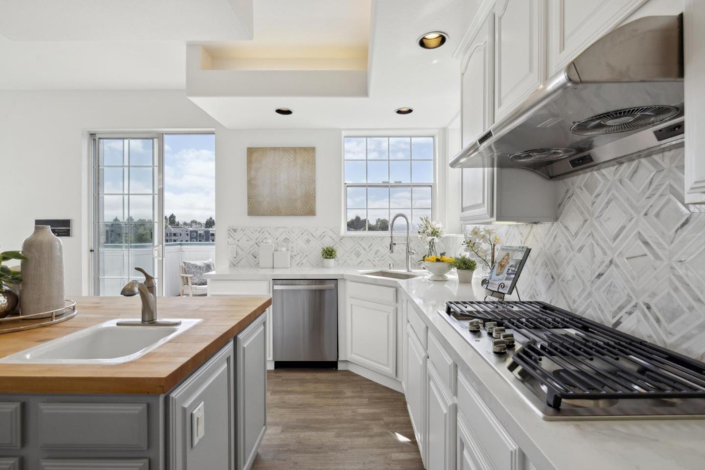 Detail Gallery Image 10 of 33 For 700 Promontory Point Ln #1206,  Foster City,  CA 94404 - 2 Beds | 2/1 Baths