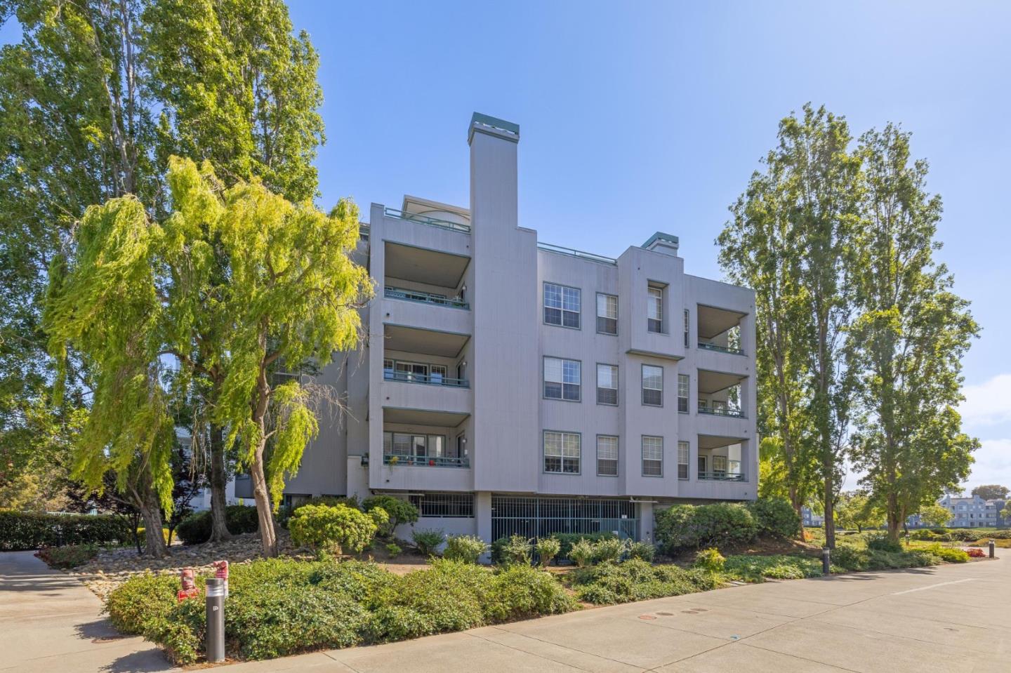 Detail Gallery Image 2 of 33 For 700 Promontory Point Ln #1206,  Foster City,  CA 94404 - 2 Beds | 2/1 Baths