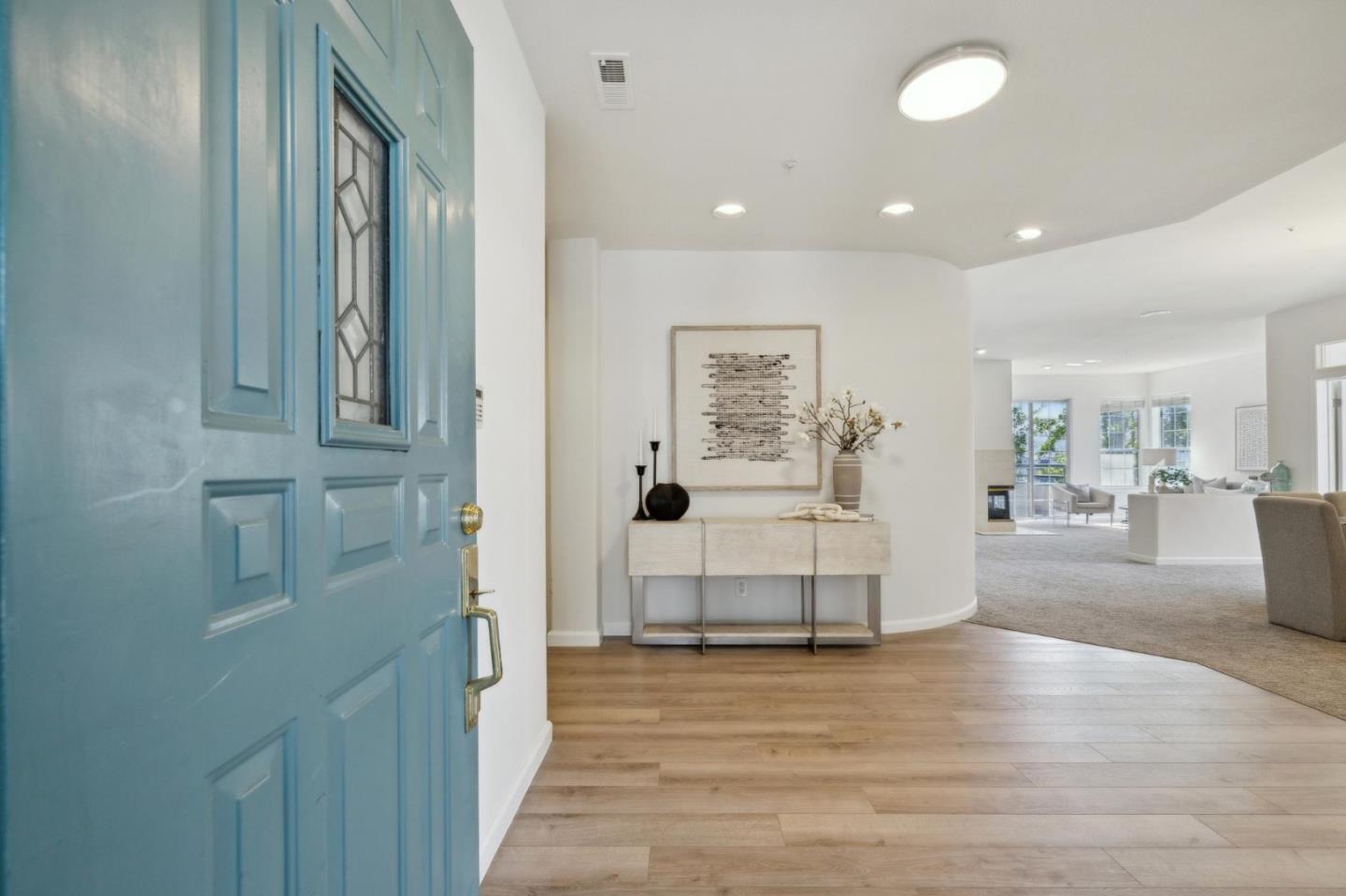 Detail Gallery Image 3 of 33 For 700 Promontory Point Ln #1206,  Foster City,  CA 94404 - 2 Beds | 2/1 Baths