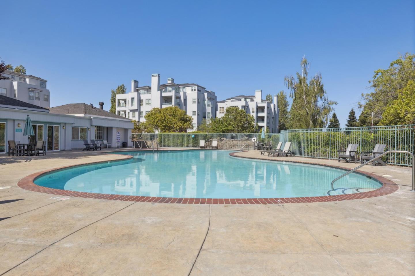 Detail Gallery Image 32 of 33 For 700 Promontory Point Ln #1206,  Foster City,  CA 94404 - 2 Beds | 2/1 Baths