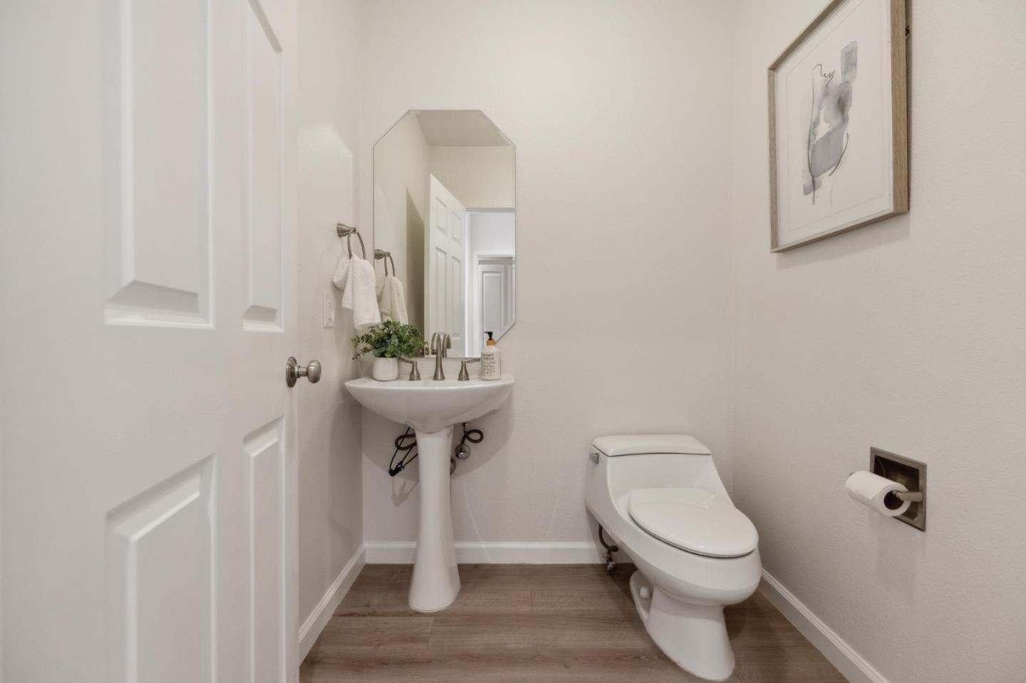 Detail Gallery Image 8 of 33 For 700 Promontory Point Ln #1206,  Foster City,  CA 94404 - 2 Beds | 2/1 Baths