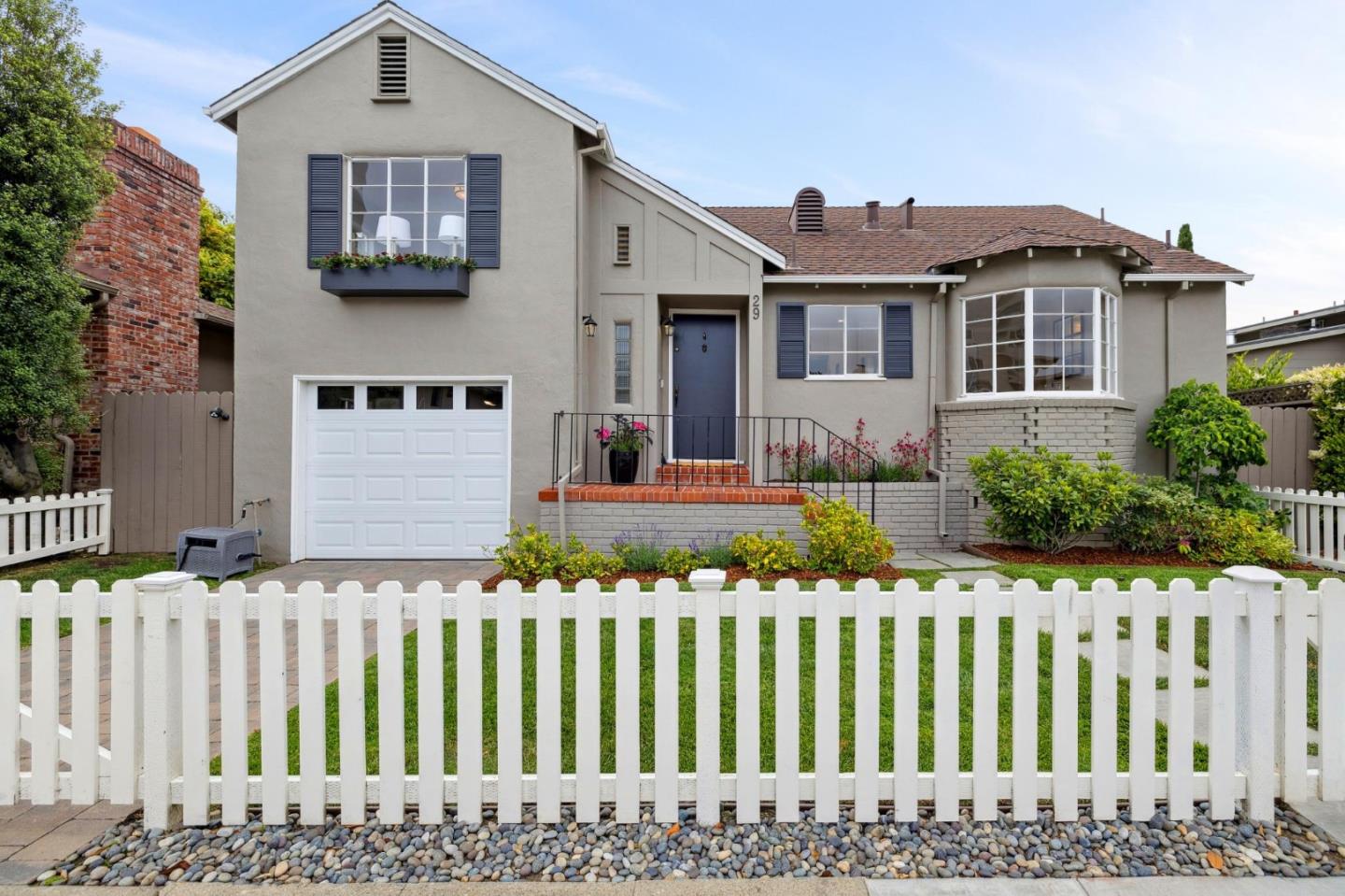 Detail Gallery Image 2 of 51 For 29 Baytree Way, San Mateo,  CA 94402 - 2 Beds | 1/1 Baths