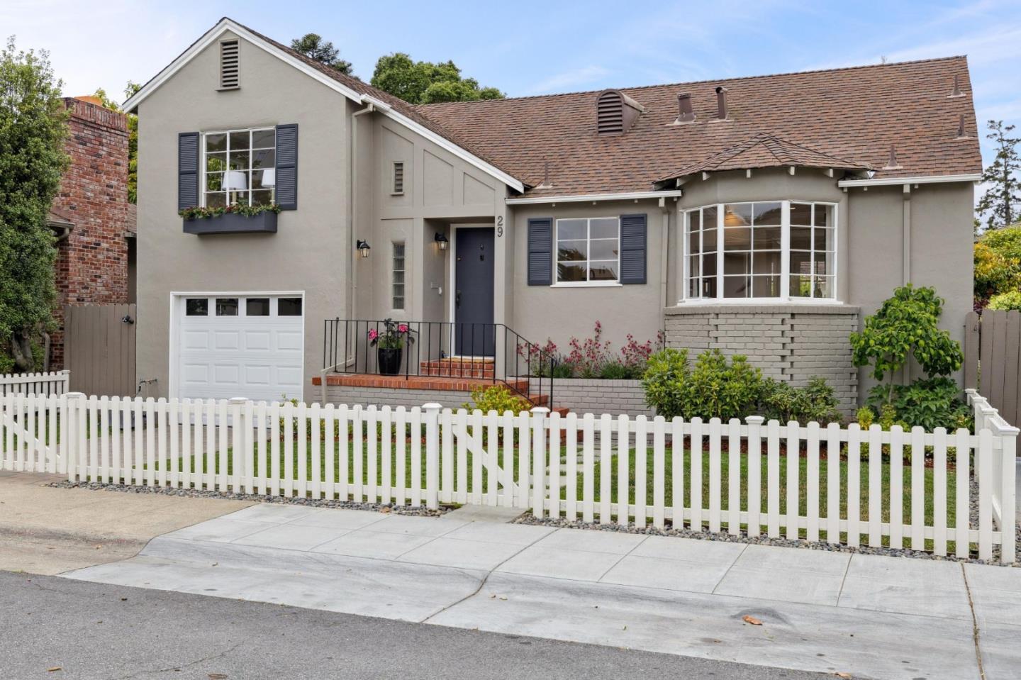 Detail Gallery Image 3 of 51 For 29 Baytree Way, San Mateo,  CA 94402 - 2 Beds | 1/1 Baths
