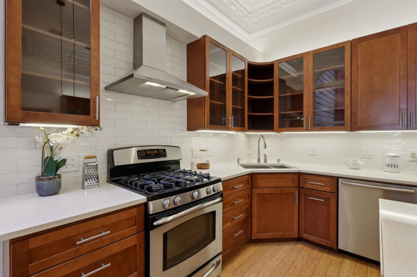 Detail Gallery Image 19 of 46 For 539 Divisadero St, San Francisco,  CA 94117 - 3 Beds | 2 Baths