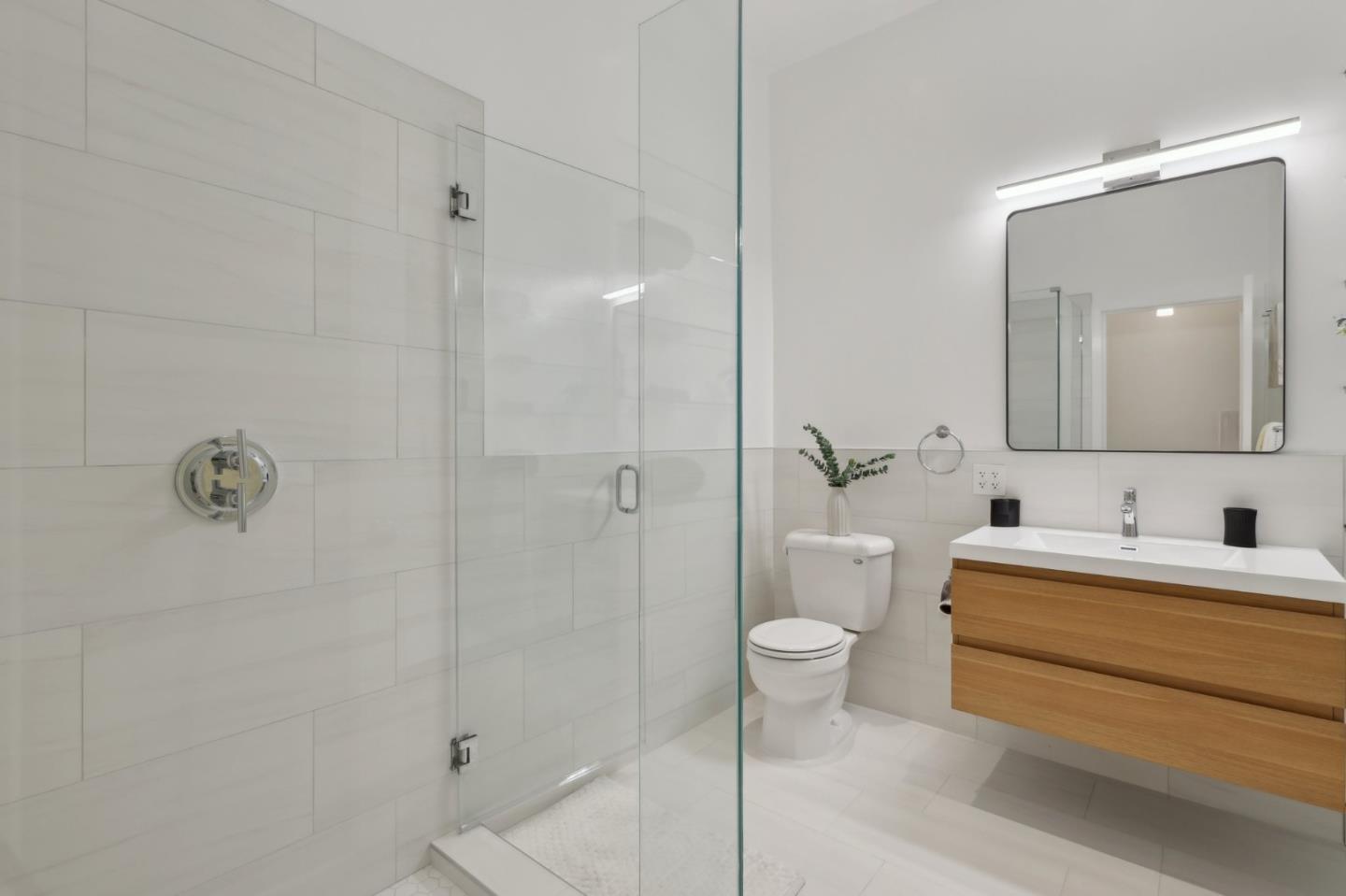 Detail Gallery Image 23 of 46 For 539 Divisadero St, San Francisco,  CA 94117 - 3 Beds | 2 Baths