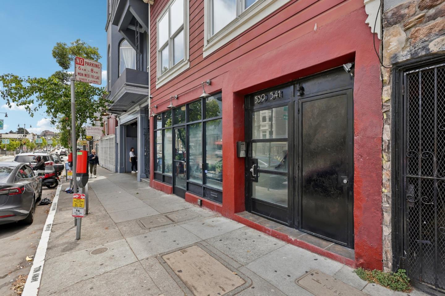 Detail Gallery Image 3 of 46 For 539 Divisadero St, San Francisco,  CA 94117 - 3 Beds | 2 Baths