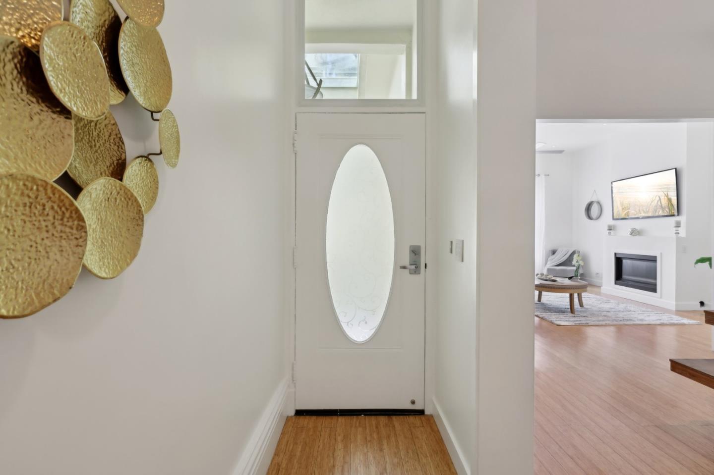Detail Gallery Image 4 of 46 For 539 Divisadero St, San Francisco,  CA 94117 - 3 Beds | 2 Baths