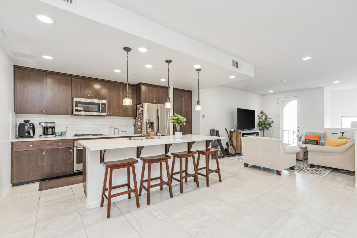 Detail Gallery Image 5 of 33 For 1931 Journey St, Milpitas,  CA 95035 - 2 Beds | 2 Baths