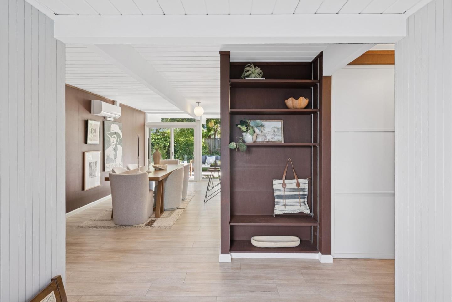 Detail Gallery Image 8 of 46 For 822 Dartshire Way, Sunnyvale,  CA 94087 - 4 Beds | 2 Baths