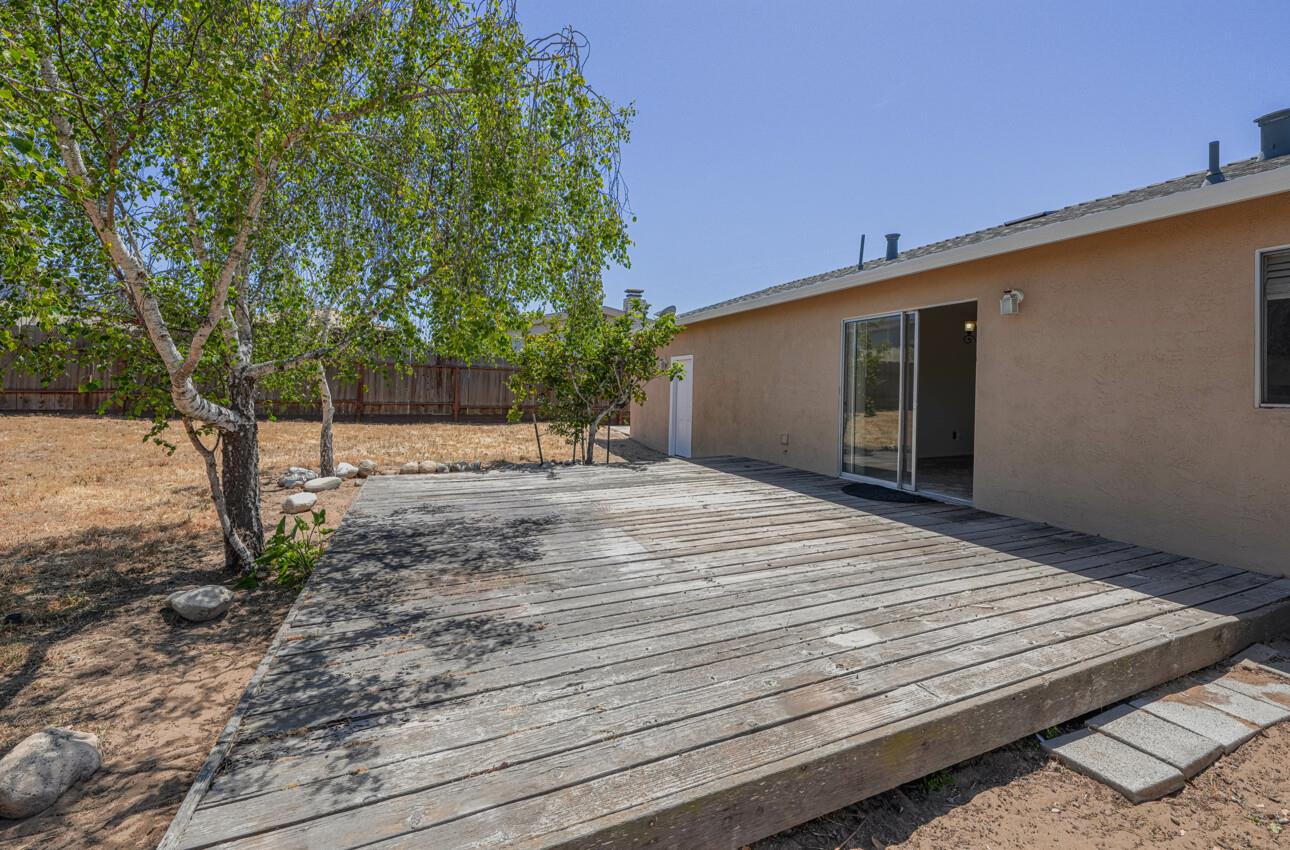Detail Gallery Image 11 of 36 For 1622 Flores St, Seaside,  CA 93955 - 4 Beds | 2 Baths