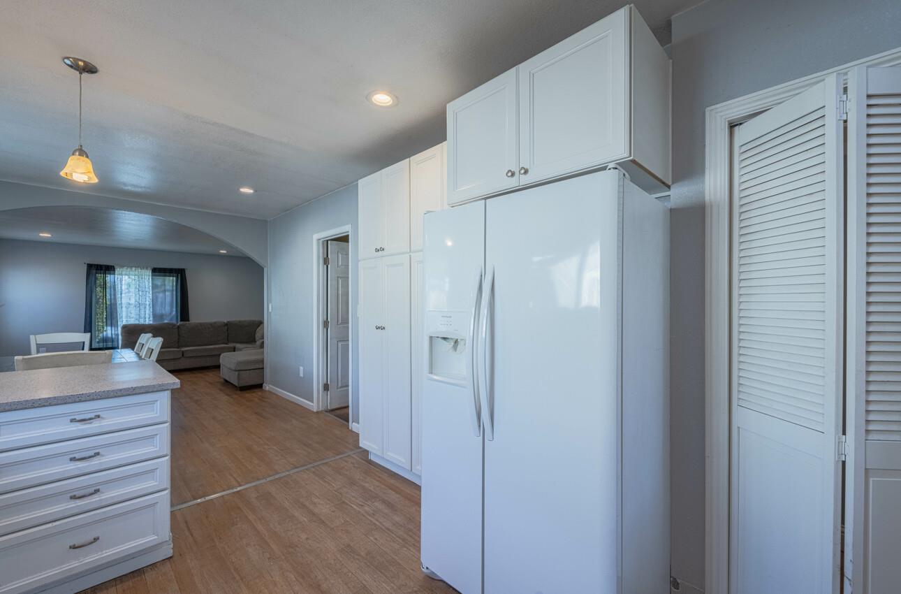 Detail Gallery Image 11 of 28 For 121 Oak St, Salinas,  CA 93901 - 3 Beds | 2 Baths
